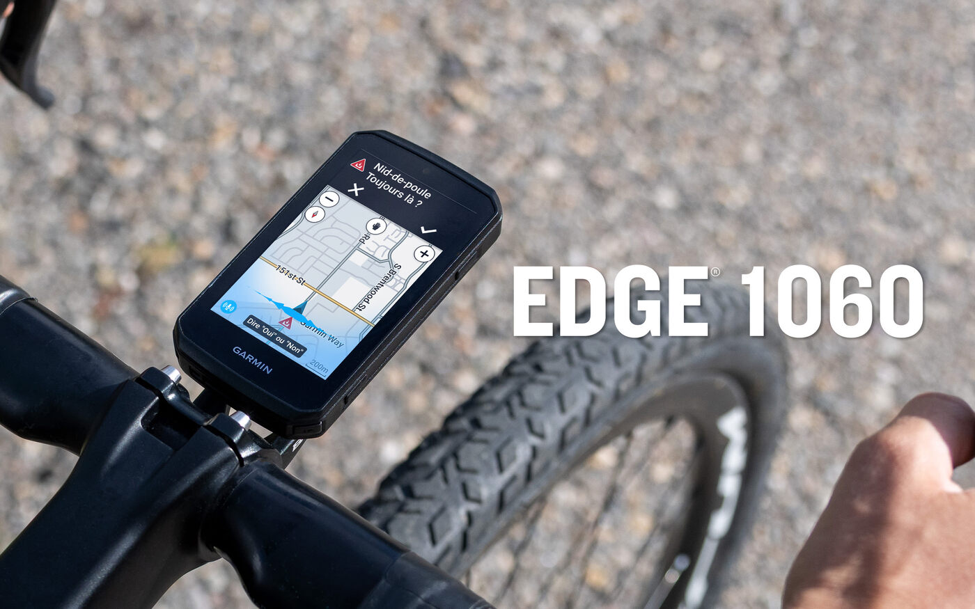 Garmin Edge 1060 fixé sur un cintre de vélo